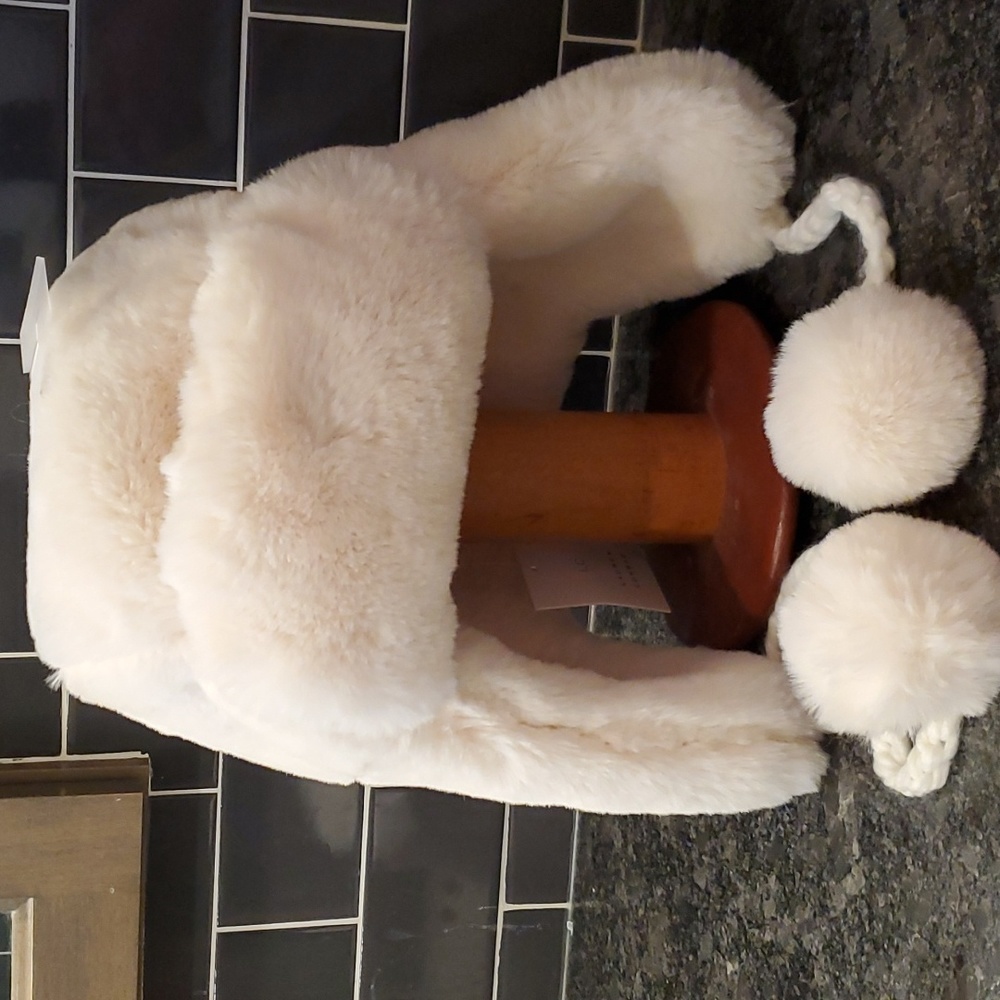 NWT Lauren Conrad white faux fur winter hat